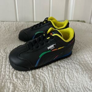 Puma Kids Black Sneakers with Colorful Accents Size 7C